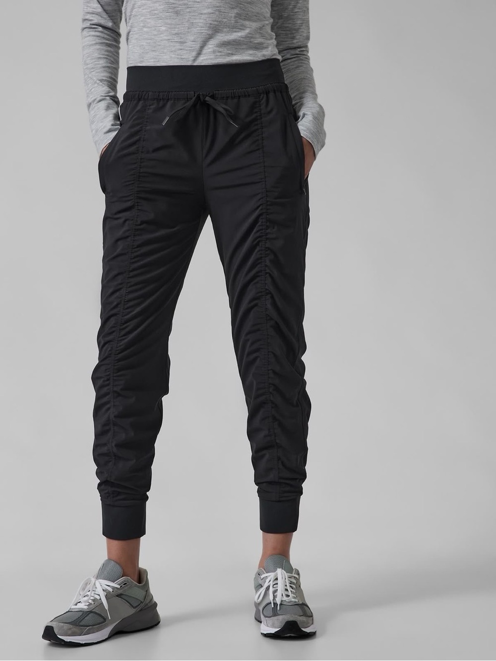 Athleta Attitude II Lined Jogger Pants Black Ruched Travel Athleisure Size 4